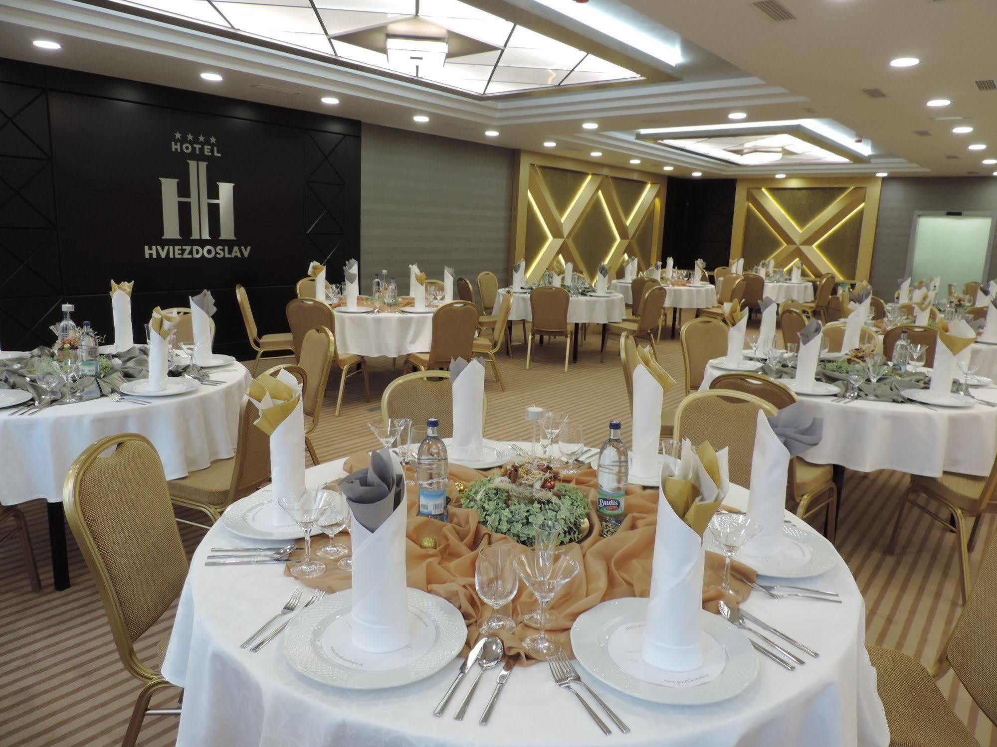 Boutique Hotel Hviezdoslav Kezmarok Bagian luar foto
